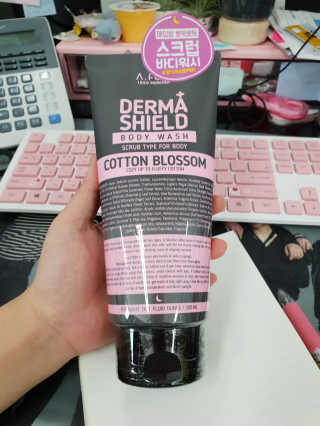 어파티 더마실드 바디워시 코튼블러썸 300ml — 4.17점을 준 리뷰어가 2018년 8월 올린 사용 사진