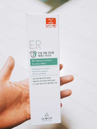 Dr.메디션 이알세붐컨트롤 에센스미스트 [피지조절] — 3.67점을 준 리뷰어가 2018년 8월 올린 사용 사진