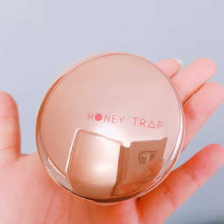 Honey Trap 톤 업 파운데이션 쿠션(W22.5,C17.5) — 4.67점을 준 리뷰어가 2018년 5월 올린 사용 사진