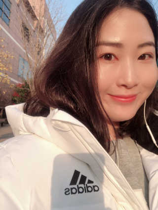 블리스텍스 립 릴리프 크림 립밤, 립 바이브런스 립밤 — 5점을 준 리뷰어가 2018년 11월 올린 사용 사진
