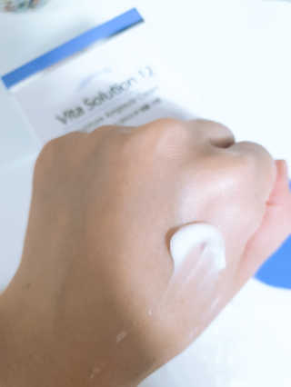 지고트 비타솔루션12 모이스처 앰플 크림 100ml — 3점을 준 리뷰어가 2019년 6월 올린 사용 사진