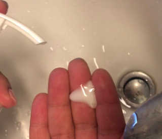 지나인스킨 AC+ 솔루션 아크네 바디워시 — 5점을 준 리뷰어가 2019년 11월 올린 사용 사진