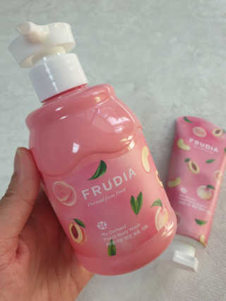 [후르디아] 복숭아 바디워시+바디에센스 세트 — 5점을 준 리뷰어가 2019년 7월 올린 사용 사진