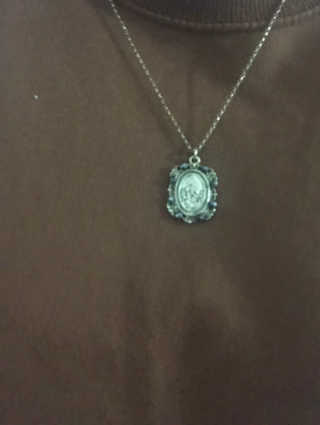 쥬얼카운티 92.5 Silver Byzantine Coin Pendant Necklace — 5점을 준 리뷰어가 2018년 11월 올린 사용 사진