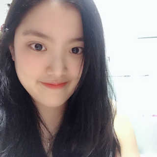 [블랙루즈] 로즈 벨벳 립스틱 택1+랜덤1 — 5점을 준 리뷰어가 2019년 2월 올린 사용 사진