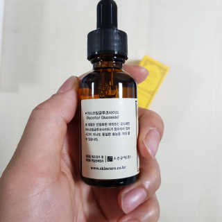 [스킨큐어] 산다화 비타민C 화이트닝 에센스 30ml — 4.5점을 준 리뷰어가 2019년 6월 올린 사용 사진