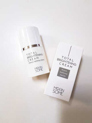MOONSOME 문썸 토탈 브라이트닝 크림 50ml — 4점을 준 리뷰어가 2019년 3월 올린 사용 사진