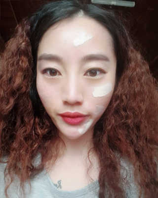 쥴라이Jullai 슈퍼 12 바운스 선 플루이드 SPF50+ PA++++ — 4점을 준 리뷰어가 2019년 7월 올린 사용 사진