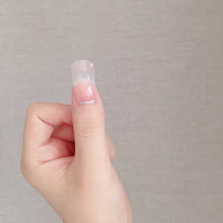 [에르나인 네일룩] 탑코트가 필요없는 젤네일스티커 — 4.17점을 준 리뷰어가 2018년 7월 올린 사용 사진