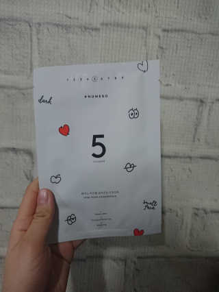 누메로 5 바이탈 포인트업 마스크팩 — 5점을 준 리뷰어가 2018년 3월 올린 사용 사진