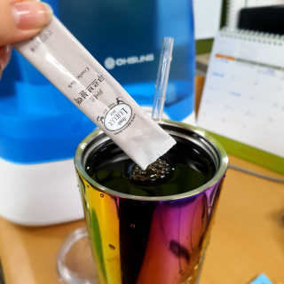 [하우투잇] 뤼에르 쿠르브 블랙 10ml x 30포 총 300ml — 3.5점을 준 리뷰어가 2020년 3월 올린 사용 사진