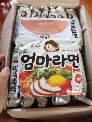 라면 그대로가 제일 맛있는 더엄마라면 — 3.5점을 준 리뷰어가 2019년 7월 올린 사용 사진