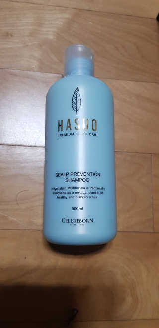 셀리본 하수오 내츄럴 프리벤션 탈모관리 샴푸 300ml — 5점을 준 리뷰어가 2019년 11월 올린 사용 사진