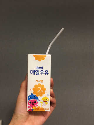 매일우유 멸균 매일우유 저지방 2프로 멸균 핑크퐁 에디션 6입 — 4.5점을 준 리뷰어가 2018년 1월 올린 사용 사진