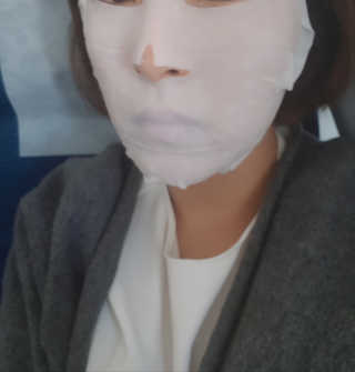 23years old 코쿤 윌로우 실키 마스크 — 5점을 준 리뷰어가 2018년 4월 올린 사용 사진