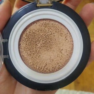 고유에 화이트닝 앰플쿠션 SPF50+, PA++++ — 4점을 준 리뷰어가 2018년 7월 올린 사용 사진