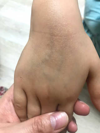 레드컨테이너 페로몬향 퍼퓸 바디에멀전 — 5점을 준 리뷰어가 2020년 2월 올린 사용 사진