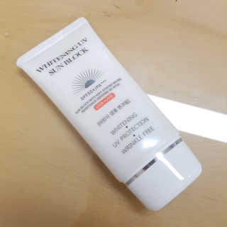 지고트 화이트닝 유브이 썬블럭 크림 70ml,1+1 — 4.5점을 준 리뷰어가 2019년 5월 올린 사용 사진