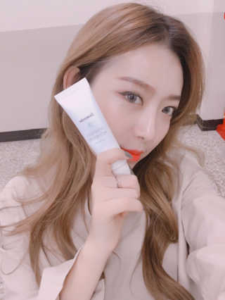 닥터원더 핑크베리톤업크림, 민트베리 톤업크림 — 3.67점을 준 리뷰어가 2017년 9월 올린 사용 사진