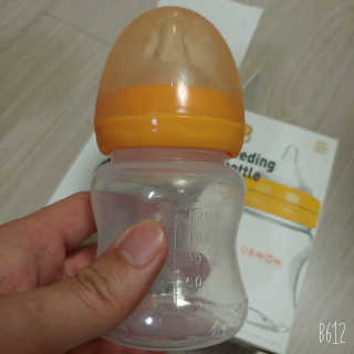 유비맘 신생아젖병 120ml 트리플팩_ 젖꼭지 포함 — 5점을 준 리뷰어가 2020년 3월 올린 사용 사진