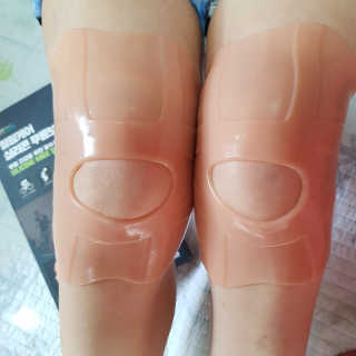 힐링팩토리 힐링케어 실리콘 무릎보호대 — 4점을 준 리뷰어가 2020년 2월 올린 사용 사진