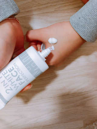 피움 스킨바리스타 2in1 화이트 페이스 퍼펙션 50ml — 4.33점을 준 리뷰어가 2018년 10월 올린 사용 사진