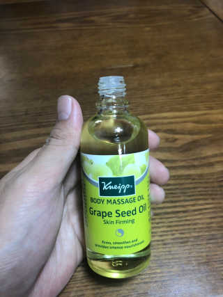 [크나이프] 그레이프씨드 슬리밍 마사지오일 100ml — 4.5점을 준 리뷰어가 2019년 7월 올린 사용 사진