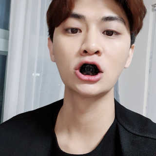 the naked object 디블랙팩치약 디블랙칫솔 세트 — 5점을 준 리뷰어가 2019년 12월 올린 사용 사진