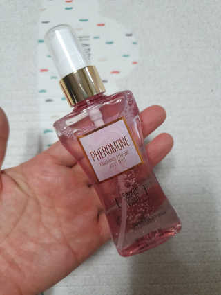 레드컨테이너 페로몬향 퍼퓸 바디미스트 80ml — 5점을 준 리뷰어가 2020년 2월 올린 사용 사진