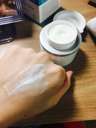 리얼베리어 리얼 베리어 딥 모이스트 크림 — 4.5점을 준 리뷰어가 2017년 2월 올린 사용 사진