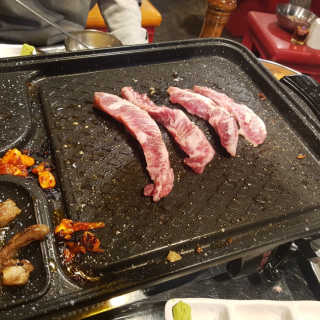 [돼지삼촌]특수부위 한판or이베리코 커플세트 중 택 1 — 4.5점을 준 리뷰어가 2019년 2월 올린 사용 사진