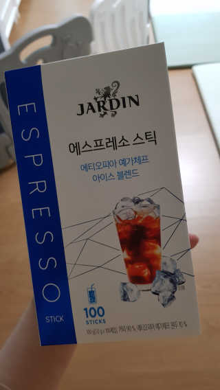(주)쟈뎅 [쟈뎅] 에스프레소스틱 아이스블렌드 — 5점을 준 리뷰어가 2019년 4월 올린 사용 사진