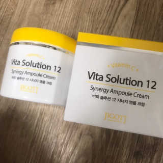 지고트 비타솔루션12 시너지 앰플 크림 100ml — 3.5점을 준 리뷰어가 2019년 6월 올린 사용 사진