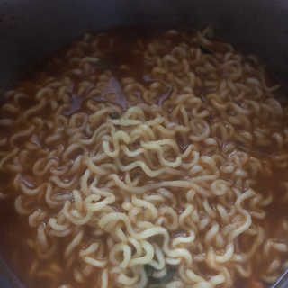 라면 그대로가 제일 맛있는 더엄마라면 — 5점을 준 리뷰어가 2019년 9월 올린 사용 사진