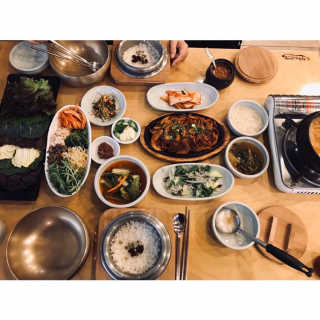 청국장과 보리밥 [청국장과보리밥] 두루치기 쌈정식or수육정식 中 택 1 — 5점을 준 리뷰어가 2018년 11월 올린 사용 사진