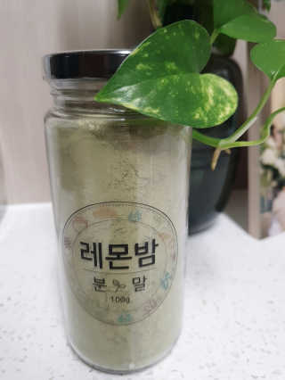 초능력 국내산 레몬밤 분말 — 4.5점을 준 리뷰어가 2019년 8월 올린 사용 사진