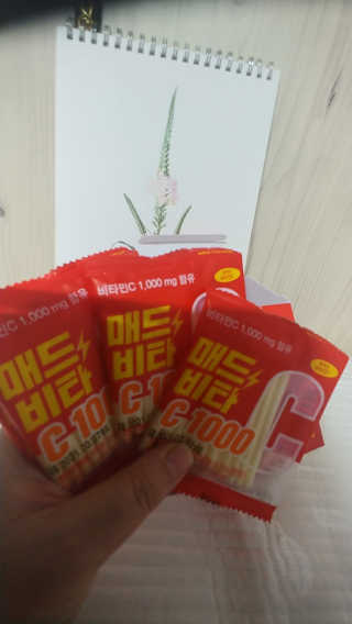 매드비타C 1000 — 5점을 준 리뷰어가 2019년 5월 올린 사용 사진