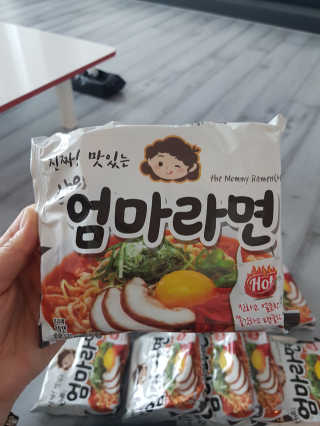 라면 그대로가 제일 맛있는 더엄마라면 — 5점을 준 리뷰어가 2019년 6월 올린 사용 사진