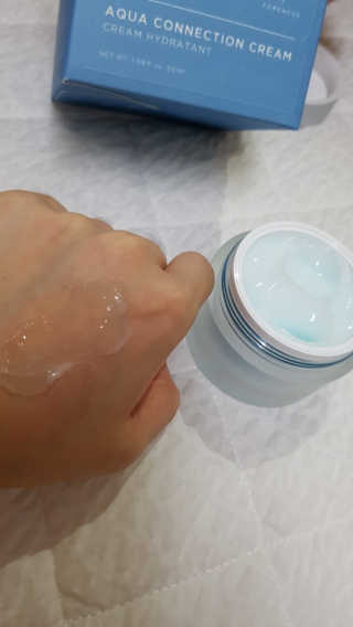 포렌코즈 아쿠아 커넥션 크림 — 4.5점을 준 리뷰어가 2017년 8월 올린 사용 사진
