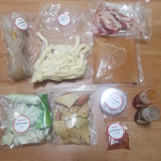 식스레시피 마라떡볶이 쿠킹박스 2인분 — 5점을 준 리뷰어가 2019년 7월 올린 사용 사진