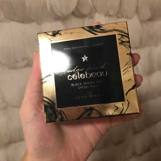 셀레뷰 블랙 세럼 팩트 — 4.17점을 준 리뷰어가 2017년 9월 올린 사용 사진