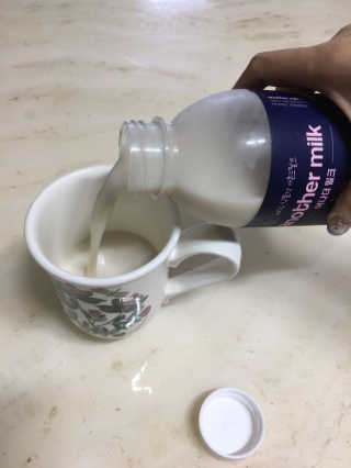 식사대용 아몬드밀크 어나더밀크 500ml X 2병 — 4.83점을 준 리뷰어가 2018년 8월 올린 사용 사진
