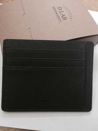 디랩 CM 카드지갑 — 5점을 준 리뷰어가 2017년 3월 올린 사용 사진