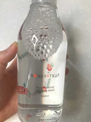 Honey Trap 허니트랩 로즈 퓨리파잉 클렌징 워터+고양이 머리띠 — 4.83점을 준 리뷰어가 2018년 5월 올린 사용 사진