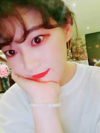 자빈드서울 윙크 파운데이션 팩트 — 5점을 준 리뷰어가 2019년 8월 올린 사용 사진