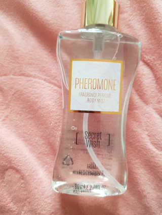 레드컨테이너 페로몬향 퍼퓸 바디미스트 80ml — 3점을 준 리뷰어가 2020년 1월 올린 사용 사진