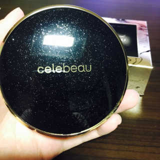 셀레뷰 블랙 세럼 팩트 — 4.83점을 준 리뷰어가 2017년 9월 올린 사용 사진