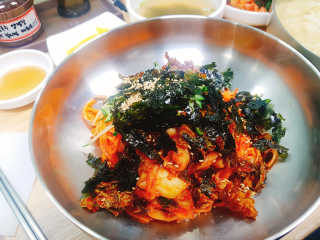 칼국수에끌림 [칼국수에 끌림] 손칼국수+비빔칼국수+왕만두4개 — 5점을 준 리뷰어가 2018년 11월 올린 사용 사진