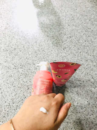 [후르디아] 복숭아 바디워시+바디에센스 세트 — 4점을 준 리뷰어가 2020년 3월 올린 사용 사진