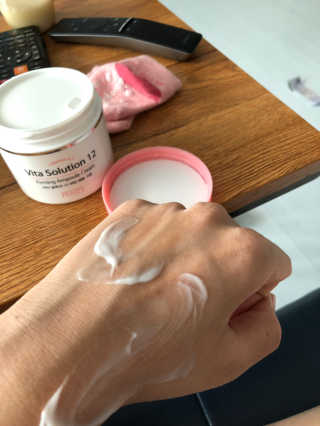 지고트 비타솔루션12 퍼밍 앰플 크림 100ml — 3.5점을 준 리뷰어가 2019년 8월 올린 사용 사진